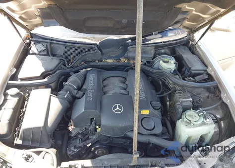 2001 Mercedes-Benz E 320 из США, поврежденный, VIN WDBJF65J61B369635